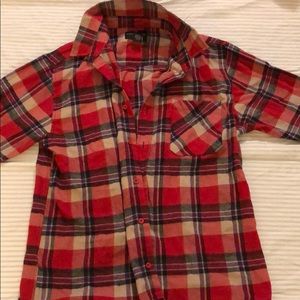 Shout House men’s flannel size Large